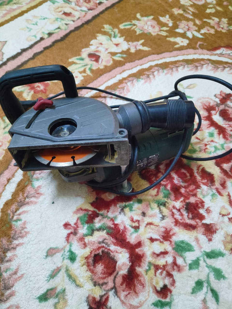 السعر 40 وبيها مجال..  حي البتول
***********
