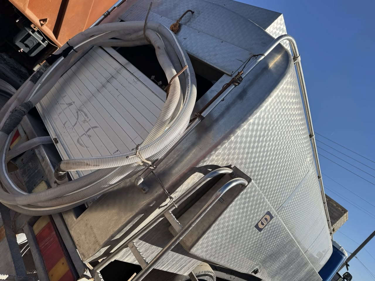 للبيع تانكي ستيل تانكي جديد ١٤ طن الشراي يتصل عنوان بصره رقم :***********
