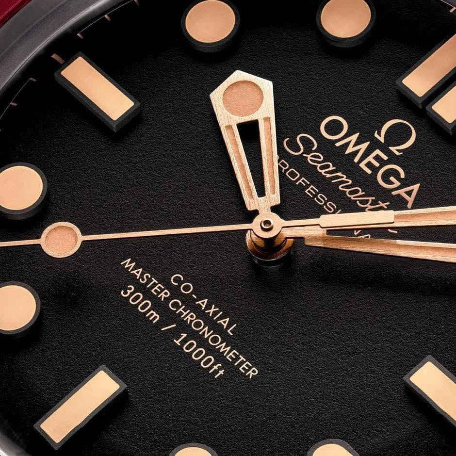ساعه اوميغا007
موديل seamaster diver 300 m
تتميز :-
١-ميكانيكية نظام العمل اوتوماتيك ( تعمل على حركة اليد) بدون بطارية 
٢- الزجاج زفير ضد الخدوش .ضد ماء 
٣- تصميم الميناء بلون اسود غير لامع (matte)  المميز 
٤- السير ( mesh) معدني انيق يوحي بالثراء والتميز .
- تعتبر هذه الساعة قطعة  استثنائية تحفة سينمائية فريدة من إصدارات omega.

السعر 175الف مع توصيل مع علبه صاج اصليه


**إذا كنت صاحب هذا الإعلان وتريد حذفه لأي سبب، رجاءا أرسل رسالة إلى الدعم الفني**