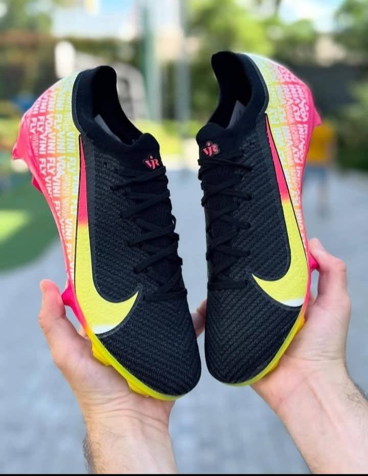 احذية كرة قدم اوربي قطع مفولة متوفر توصيل جميع المحافظات
واتساب ***********
