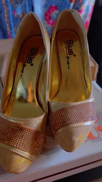 قياس 38 • توصيل • تواصل خاص