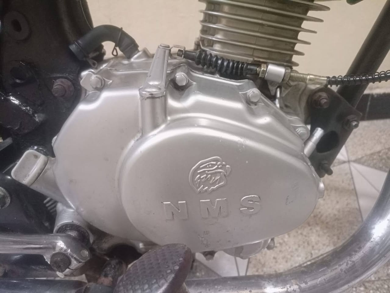 إيراني أدوات للبيع جاهزة ربع ما تصرف عليها مكاني البصرة الجزيرة السعر (450) وبيهة مجال لحد يخابرني يكلي شكد قفلهة شراي تجي تشوفهة وتدلل هاتف : ***********
