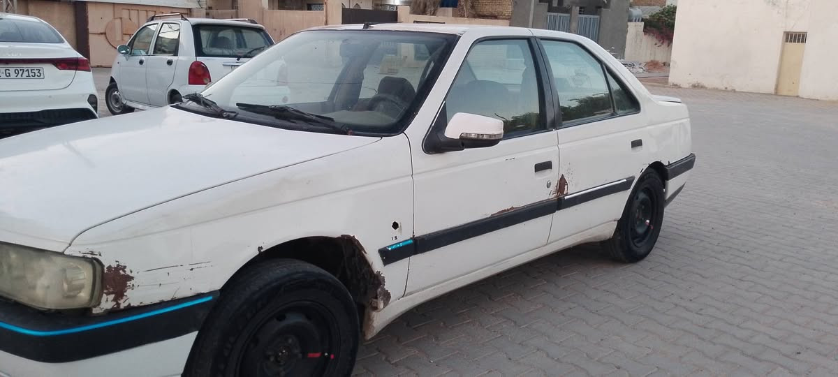 بيجو405موديل 2010 رقم نجف سعر30 وبيها مجال رقم الموبايل ***********
