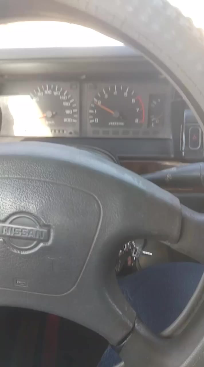 سدرك نيسان البيع مكينه كير تخم تاير باتري حداديه كهربايات كله كفاله سياره مانقصه شي رقم الماني هذه رقمي *********** سعره ٢٦ وبيه مجال
