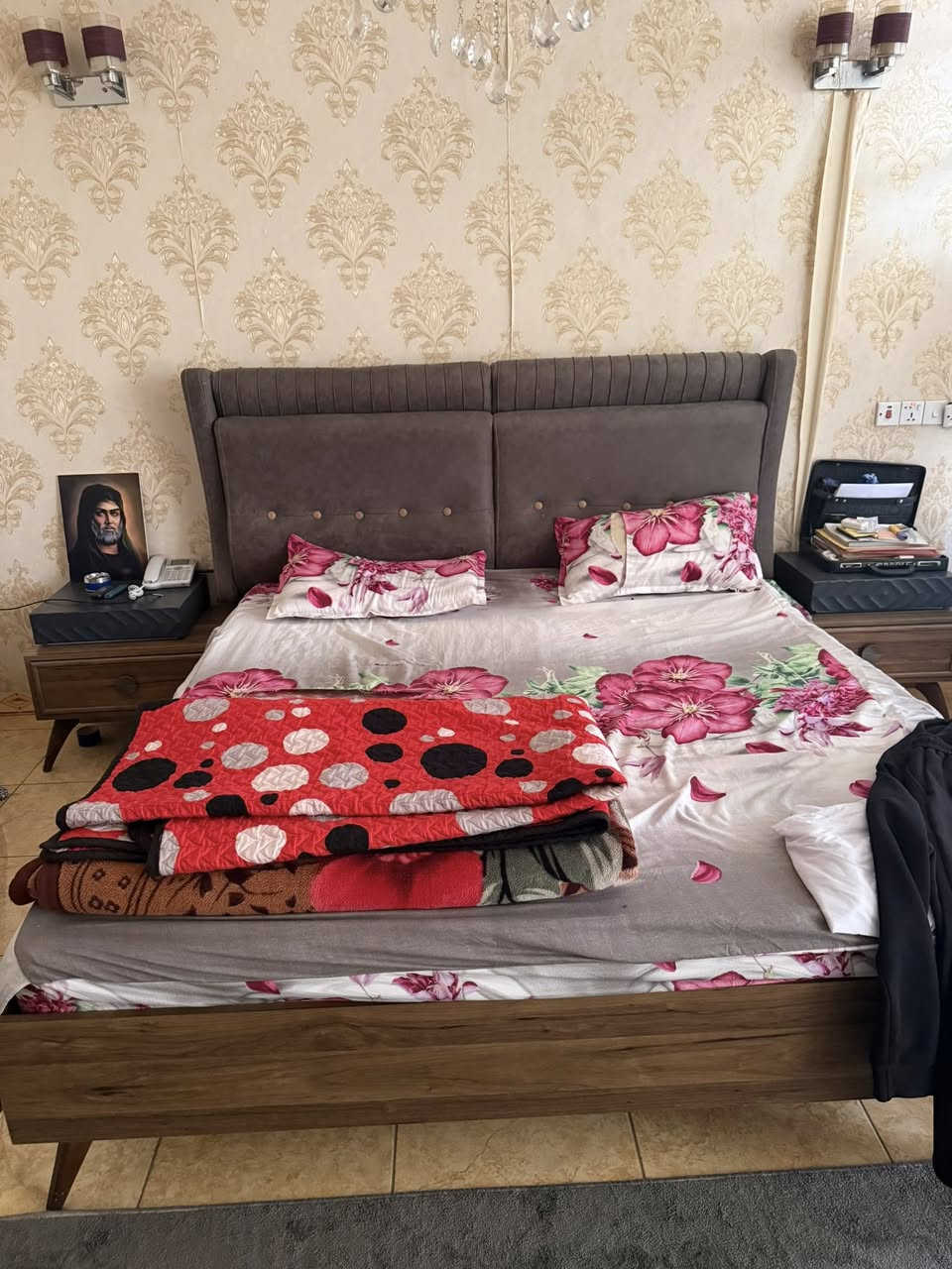 غرفة نوم من ايدل جداً نظيفة بدون اي نقص ولا شخط السعر 900 وبيهة مجال  اللإستفسار ***********
