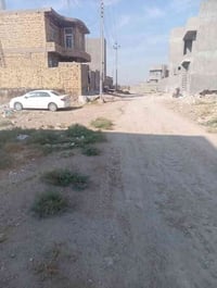 يوجد قطعة طابو صرف المساحة 200متر  محيزم 2 مراتب قريبة عل شارع 100 بضه...