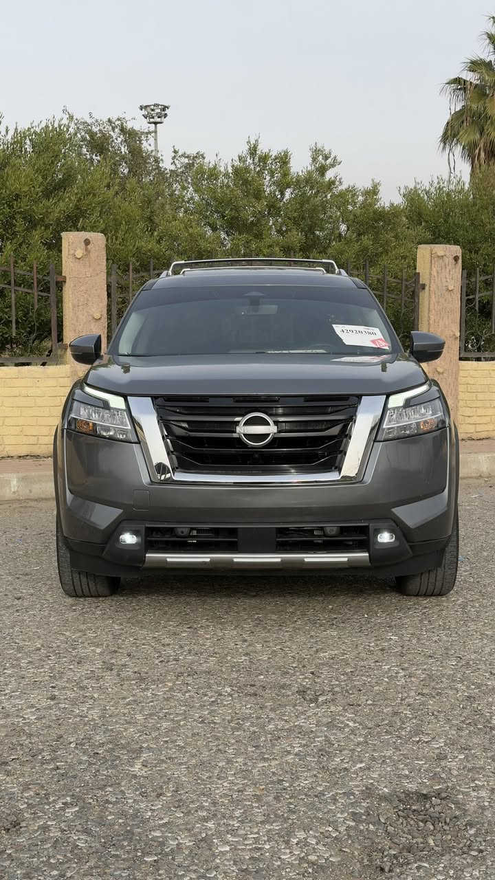 نيسان باتفاندر موديل 24 فول مواصفات بانوراما كشن جلد كشن تدفئه وستيرن بردات خلفيه صندوق كهرباء سماعات بيس كشن منفصل يعني فول مواصفات فئه SL ماشيه 12 الف حادثها بونيد صبغ بدون دواخل  بعدها كاتي تترقم شمالي السعر 250 العنوان كركوك ***********
