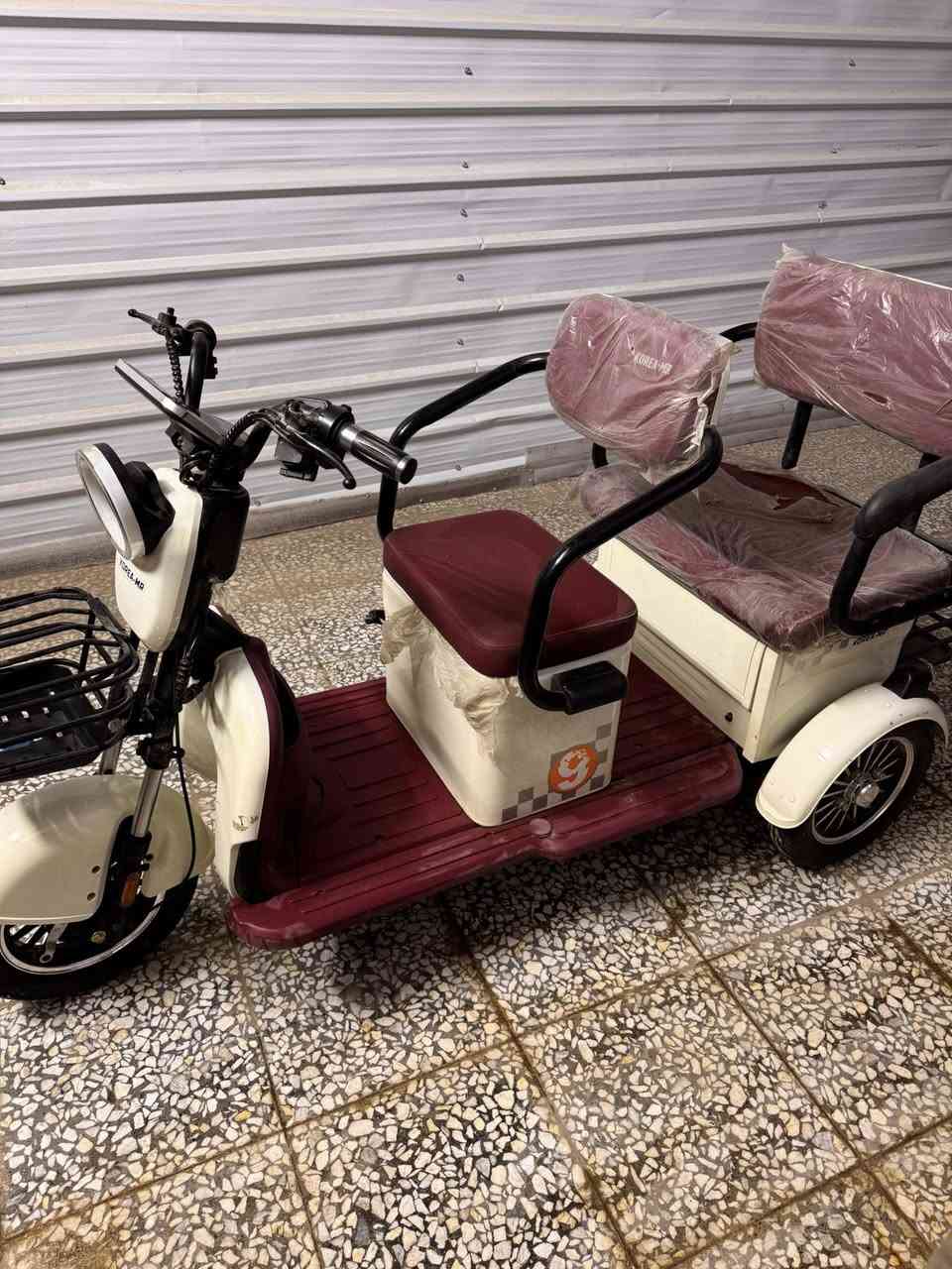 السلام عليكم للبيع دراجه شحن جديده كلش بيها مواصفات ماعرف بيهن مكانها بغداد المشتل ***********#
