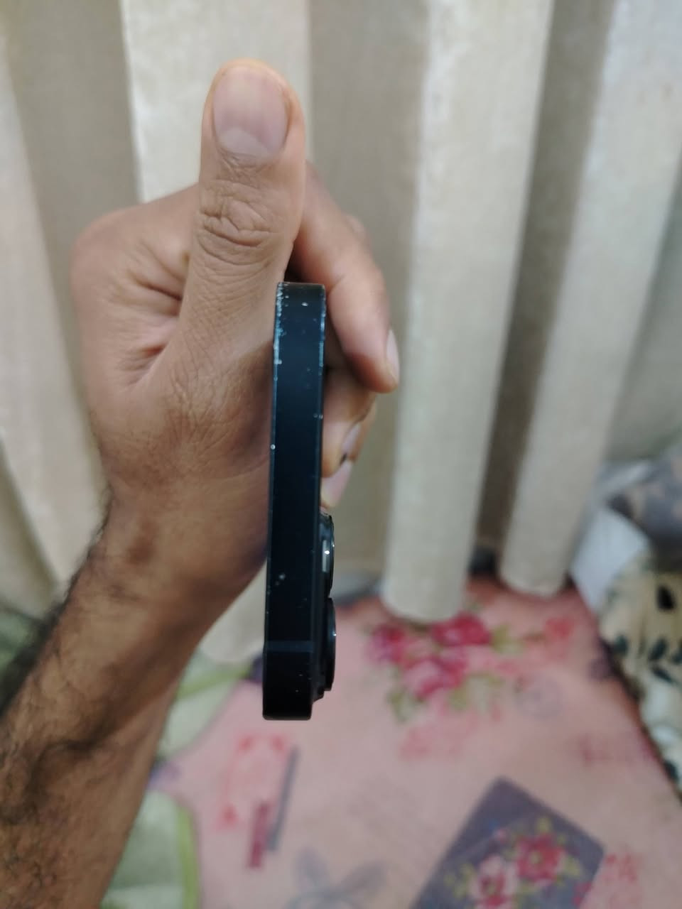 ايفون 14 عادي ذاكرة  128 بطارية 84 ما مفتوح وتر بروف شريحته الكترونيه بدون ملحقات بي فقط هاي الشامه بالشاشه وما مأثره عاللمس
السعر 425 مكاني البصره
***********
