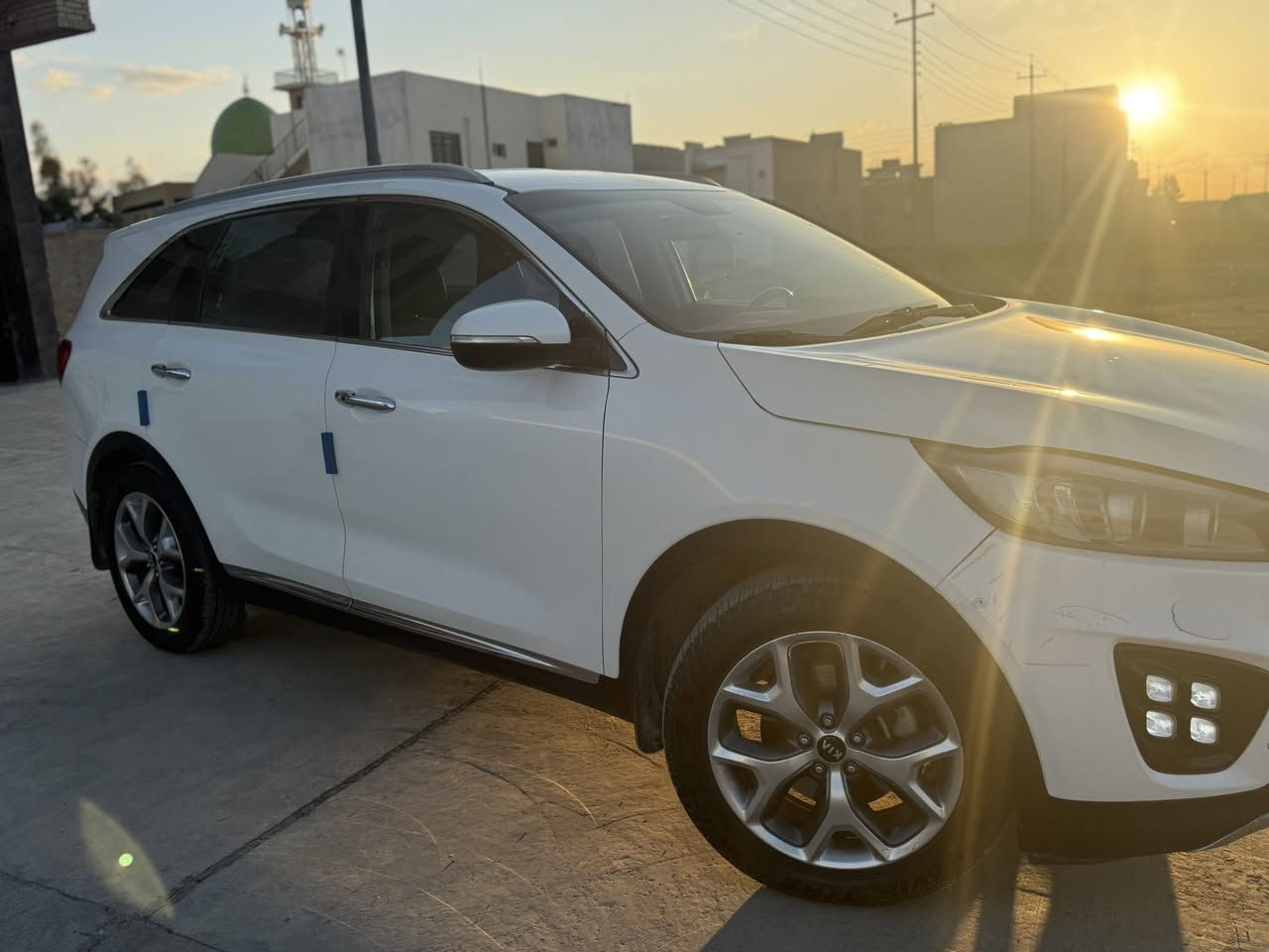 السلام عليكم / كيا سورنتو 2017 خليجي / مواصفاتهه بصمه ويل عالي لايت زينون كشن كهرباء جلد تبريد لمس حساسات اماميه وخلفيه بك لايت ليزري / فول عدا البنوراما / سياره مكفوله من الصبغ والتبديل / بيها بارد بسيط بجاملغ. / كير مكينه كفاله / رقم بغداد تحويل مباشر / السعر 215 بيها مجال / ***********8
