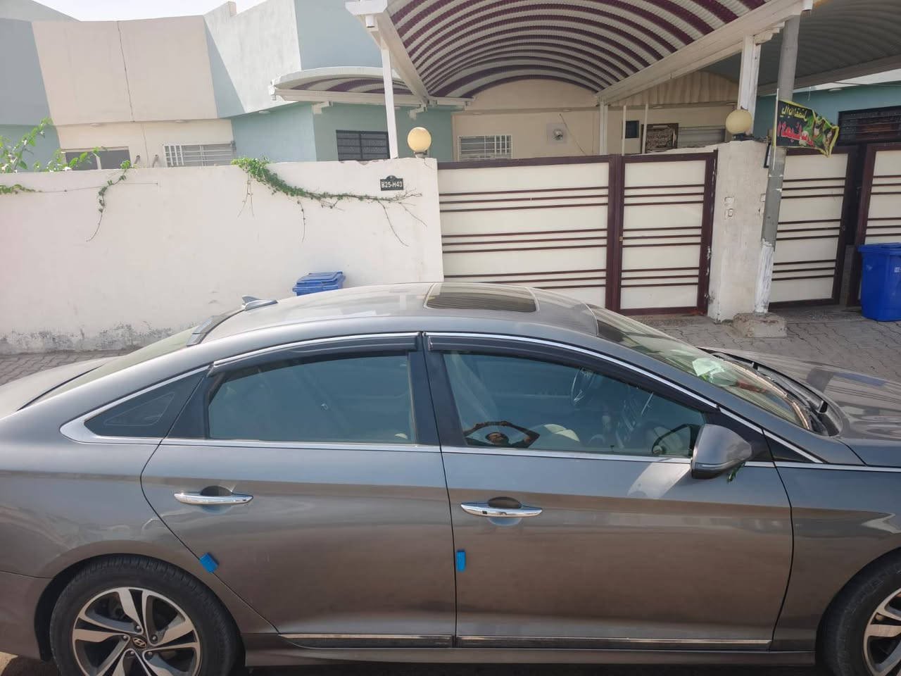 السلام عليكم سوناتا موديل 18 لمتد أمريكي حادثها باب وجاملغ فول مواصفات ماشيه ,1000
معروفه مواصفات ال لمتد مكينه 2400 
مكانها نجف قضاء المشخاب ناحية القادسية
بيع او مراوس حسب القناعه رايدها 142وبيها مجال
***********
