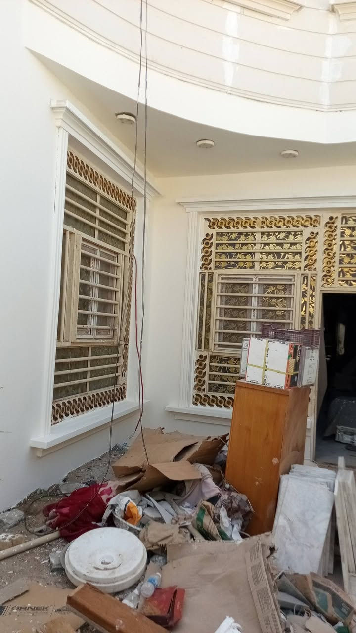 عمل كافة أنواع الاصباغ داخلي وخارجي صبغ الأبواب والشبابيك بأسعار مناسبة الاستفسار خاص او واتساب 
@***********
