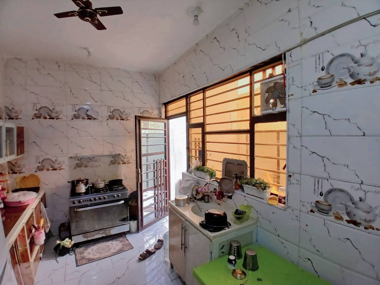 بيع مستعجل بل عافيه ع ياخذه دار للبيع كوت حي الحكيم قرب الكورنيش طابو زراعي سند 25مرقم من قبل البلديه نزلتة علا غريب بنا طابوق مساحه 110م يتكون من قرف نوم مطبخ استقبال هول صحيت داخليه وخارجيه السعر 41وبيه مجال لشراي لستفسار مراجع دلالية حسن البيضاني ***********
