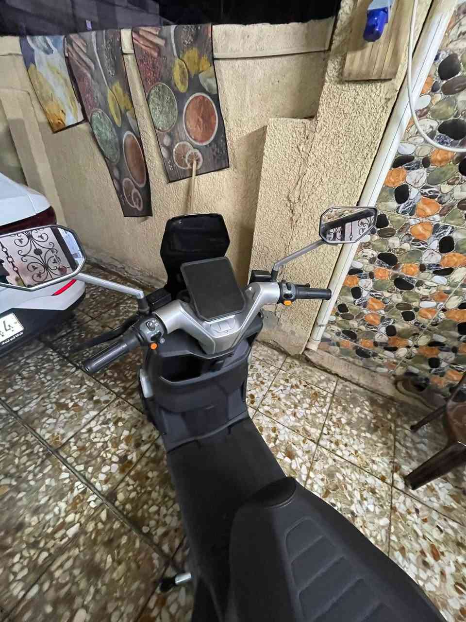 السلام عليكم
دراجه شحن للبيع في بغداد

الدراجه اسمها صاعقه وحده من اقوى الدراجات الموجوده حالياً الدراجه جديده وبحالة الوكاله الدراجه مابيها اي شخط او شي البطاريات بعدهن على ما اضن بالضمان 

بيها 6بطاريات 38امبير الوحده مسطره 

كلش جديدات وبحالة الوكاله الدراجه خير من الله بيها بصمتين الدراجه تجي فول مواصفات بصمه للتشغيل وبيها سماعات ملف 2500

الدراجه موجوده ببغداد حي الجهاد الرفاق 

السعر:950الف وبيها مجال حك الجيه الدراجه خواتها ب مليون وميه وخمسين والدراجه تمشيك مسافه 75كيلو يعني نعمه من الله  الرقم للتواصل ***********وبالخير على الياخذها 🤍
