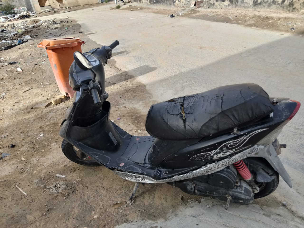 دراجه للبيع ماكس عدله بيها خيط تبخير كفر تعبان ب300وبيها مجال مكينة ما مفتوحة الحلة المركز


**إذا كنت صاحب هذا الإعلان وتريد حذفه لأي سبب، رجاءا أرسل رسالة إلى الدعم الفني**