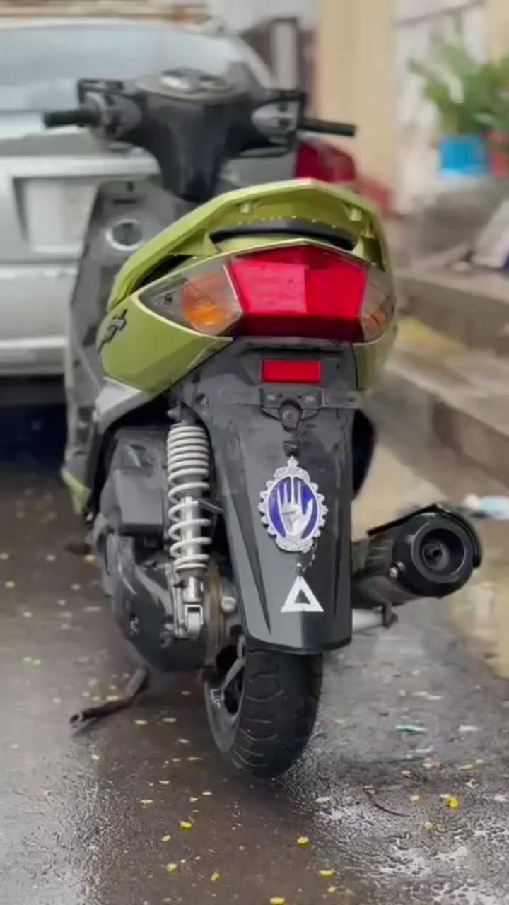 سلام عليكم سكنس فحل كوري للبيع دراجه نضيفه كفاله عامه  بيها معدل صلوات عل محمد بشهر ال11 نزلتها رمبه بيدي للبيع فقط السعر 900 وبيها مجال للطيبين فقط واتساب وسيم كارت متواجد الرقم ***********
