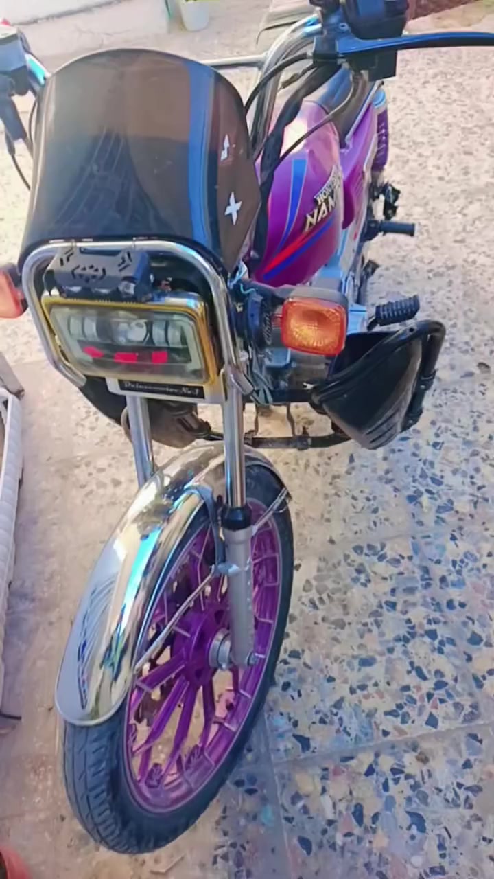 سلام عليكم دراجه نامه برو دراجه نكره سلف دراجه كفاله عامه اكفلك مكينته من كلشي ++ وياهه غراض هواي كله جديد وياهه صندوك دلفري جبير وياهه خوذه وغراض هواي كله جديد مكينه 200 التواصل. ***********
