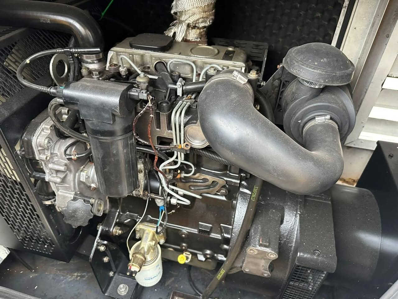 السلام عليكم. 
مولد بيركنز.  حديث  3 بستم    33 كيفي 
آخو الجديد  نظام اوتو. تشغيل إطفاء ذاتي
ما مفتوح بي ولا برغي  لا صرف ولا بخار 
العنوان أربيل 📍.  يوجد توصيل. 🚚
للتواصل.   ***********.
