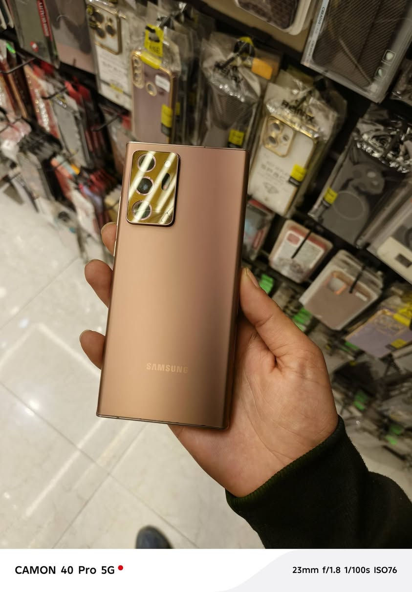 السلام عليكم 
نوت 20الترا 
ذاكرة 256
 شرق الاوسط 
دبل خط 
الجهاز يخبل 
(((فقط بي طخة بل جامة مال الكامرات مامثرة)))ولجهاز كلش نضيف 
 موضح بل صور نضافة الجهاز 
بدون ملحقات فقط جهاز + كفر 

السعر360 الف
مكاني بغداد الكاظمية 
***********
توصيل ماعندي 
متواجد خاص
