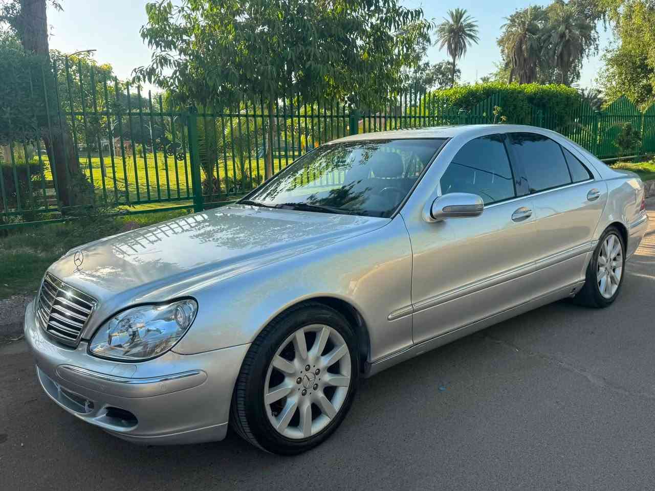 غواصه موديل 2000 وارد يابان حجم S 320 محدثه بلكامل 2005
بدون ضربه صبغ عام اثر جراد 
موجوده صور قبل الصبغ 
محرك كير حداديته تبريد كهربائيات 
كله جاهزه ومسويله ادامه كامله 
زيوت فلاتر باتري منظومه بنزين 
غرفه جديده كامله 
سياره جاهزه بدون عطل ونقص 
موصفاته سلايد برده سترين كهرباء صاج ملكي لايت عدسه 
كشنات كهرباء وخزن وهيتر  تحكم ستيرن سنترلوك ترحيب مري شفط وترحيب واشاير الخ …. 

رقمه بغداد دولي باسمي تحويل مباشر والسعر 95 ورقه وبيه مجال بسيط مكانه بغداد العطيفيه ***********
