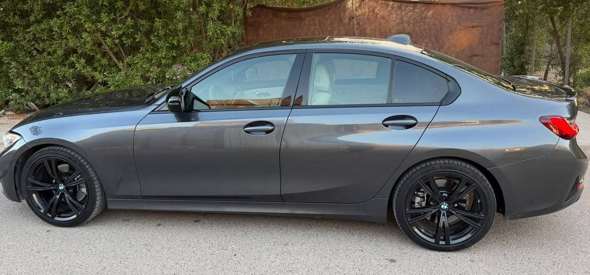 للبيع BMW 330i وارد أمريكي 

فول مواصفات الموديل: 2022
 المحرك: 2000cc توين تيربو
 الممشى: 73 ألف كم
    • السياره نضيفه جدا
 المواصفات:
   • داخل جلد ابيض فاخر
• فتحة سقف
• شاشة ديجيتال
• كاميرا خلفية
• كشنات كهرباء + تدفئة
• هيتر ستيرن
• أبواب بصمة
• مرايا كهرباء
• لايتات أمامية متحركة ويه الستيرن
• إضاءة داخلية LED متعددة الألوان
• ⁠داتا شو 
• ⁠حساسات كامله 

 الصيانة:
• صيانة كاملة عروش

الحادث:
• جاملغ + باب مبدل حادث بسيط 
• التبديل نفس اللون
•البنيد مصبوغ 
السياره باسمي تحويل مباشر
مكان السياره بغداد
 للاستفسار والاتصال اواتساب: ***********

🔴 علق سوف يوصلك الرسائل سعر
