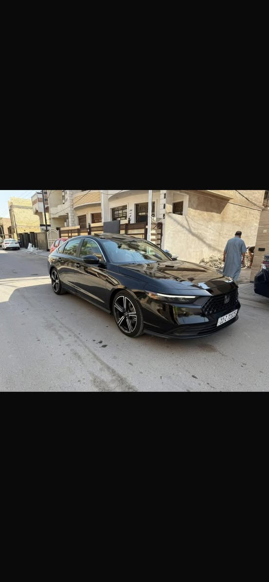 السلام عليكم هوندا اكورد للبيع 2024 رقم بغداد
فئه سبورت حادث بنيد فقط صور الحادث بل منشور 
شاشه 
فتحه 
تشغيل عن بعد 
ماشيه 47الف كيلو حقيقي 
السعر 185 وبيها مجال 
العنوان بغداد الغزاليه 
للاستفسار 
***********
