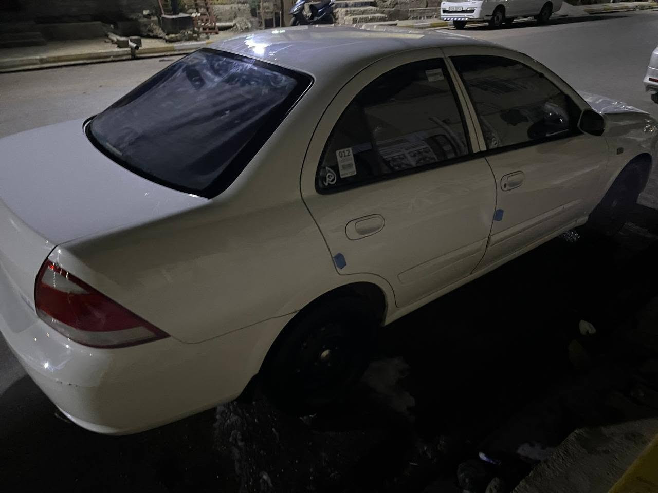 نيسان صني 2009
مكفوله ما عدا شبرين صبغ 

مكينه جديده 

تبريد 

حداديه 

تخم تاير

رقم نجف  دولي باسمي 

92 وبيها مجال 

***********
