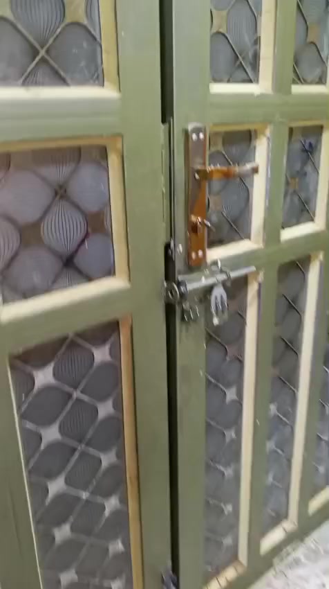 بيت للبيع 
مساحه٣٥٠
زراعي
طابق واحد 
عنوان طاش قرب مدرسه تل الاخضر
للستفسار اتصال علا رقم ***********
