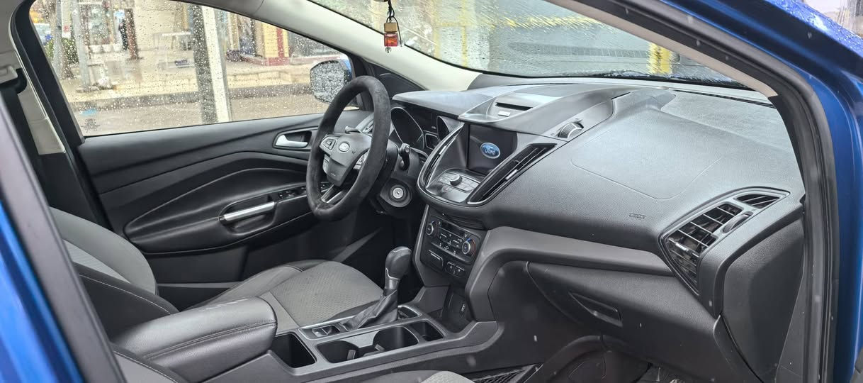 ***********
شوێن هەولێر
فۆرد اسکاپ لۆک لۆکە فوول فوولە بانۆرامایە
سێ پارچەی سبوخە بێ ژۆرێ بێ ئێرباگ
مەکینە15 توربۆ
سنوی نوێ تا2030
بەناوخۆمە تحویل و وەکالەی بەشەرت
هەموو گیانی بەشەرتە چوار تایەی لۆکی لەبنە
هەموو ئێرباگی بەشەرت أربيل, العراق
