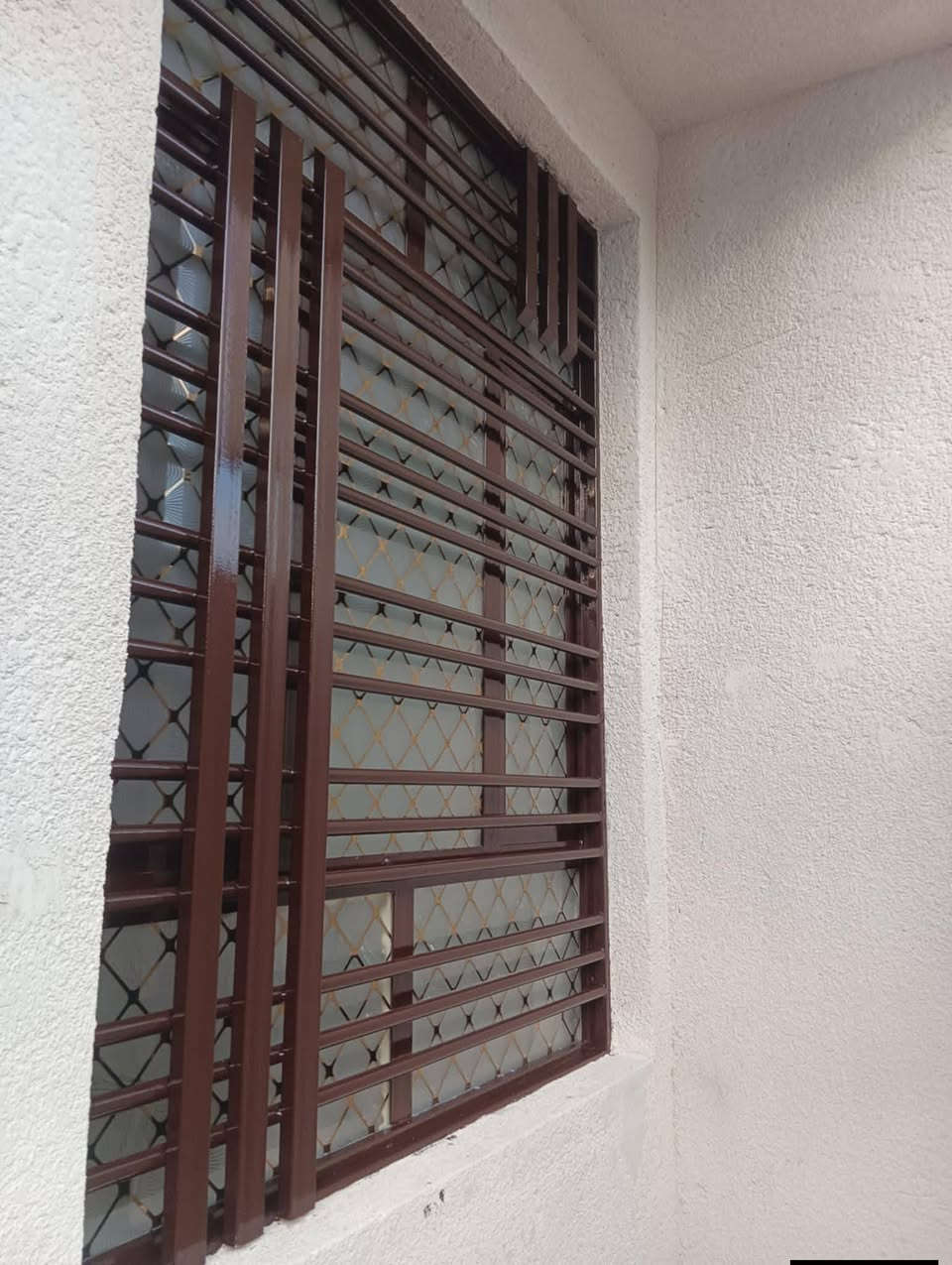 السلام عليكم يوجد كادر مخصص صبق شبابيك وشد جام رقم الهاتف ***********
