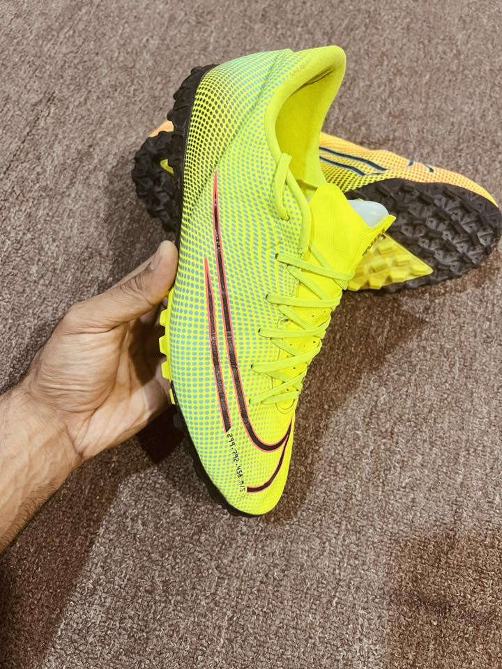 تحفه شررط الاصدار المقروض
ميوركال 
اصلي باله 
قياس43 ونص
اولئ شرط 
اسم مستخدم 
السعر خاص 
توصيل موجود 
واتساب متوفر 
***********
