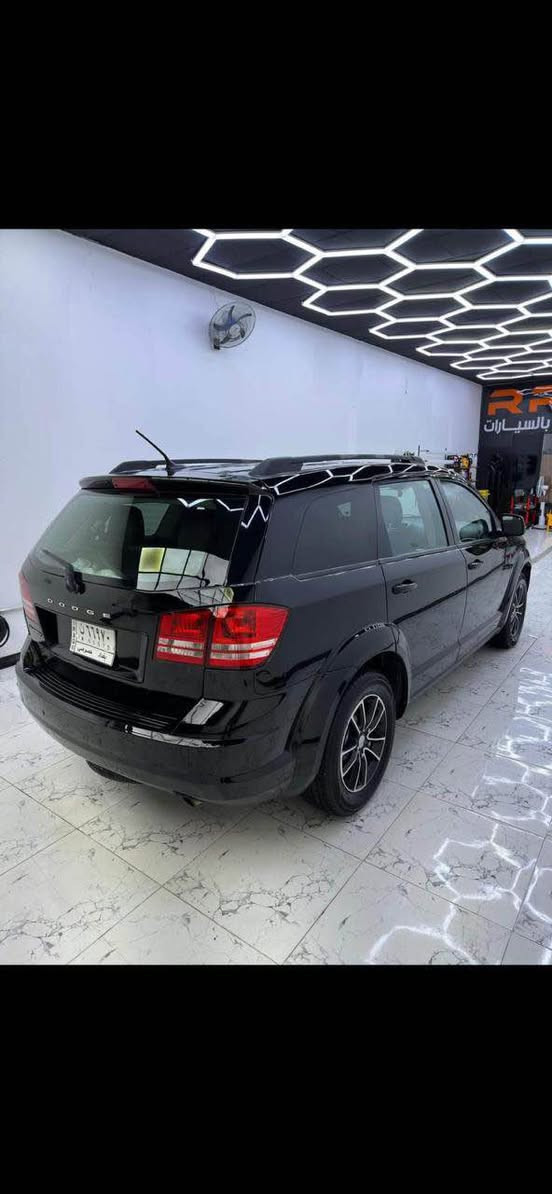 السلام عليكم
سيارة دوج جورني (2018)
7 راكب
 كفالة عامة (كلين تايتل)
سوداء اللون 
محرك 4 سلندر (2.4) 
كندية
رقمها بغداد خصوصي مسجلة بأسمي
مقاعد شامواه
تدفئة تبريد شاشة كلشي بيها كفالة
سعر 145$
*********** البصرة, العراق
