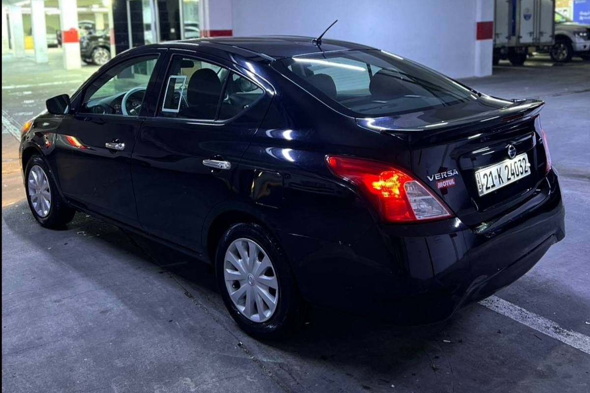 نیسان ڤێرسا 2018 گێر ئۆتۆماتیک 
٧٠ هەزار ڕۆشتووە 
چەمەلەغو دۆسیەی لای سایەق بۆیاخە بێناو گرتن
سەیارەکە زۆر جوان و پاک ماوەتەوە 
٤ تایەی تازە تونو تۆڵە بێ تەقەو ڕەقە
ڕەقەم هەزە تازە 
بەس سەنەوی بەسەر چووە 

سـعـر : لە کۆمێنت داوابکە ڕاستەوخۆ بۆت دێت 📥 

گێر و مەکیەنەی بەشەرت 
هیچ کێشەیەکی تێدا نییە 

ژمارەی خاوەنەکەی 
***********
