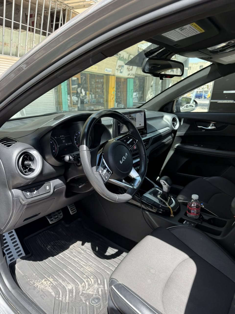 🚗 للبيع – كيا فورتي GT-Line 2024
• الموديل: 2024
• الفئة: GT-Line
• اللون: (سلفر)
• الممشى: (15.000) ميل 
• وارد: (وارد امريكي )
• الحالة: حادث خلفي مبدل جنطه ودعامية بجم كبس
• المواصفات: شاشة جبيره ، كاميرا خلفية، رادرات امامي وخلفي ، فتحة سقف، تشغيل بصمة، مثبت سرعة، وغيرها من المواصفات.

السيارة جاهزة اي نقص مابيها 

📞 للاستفسار: (***********) واتساب
