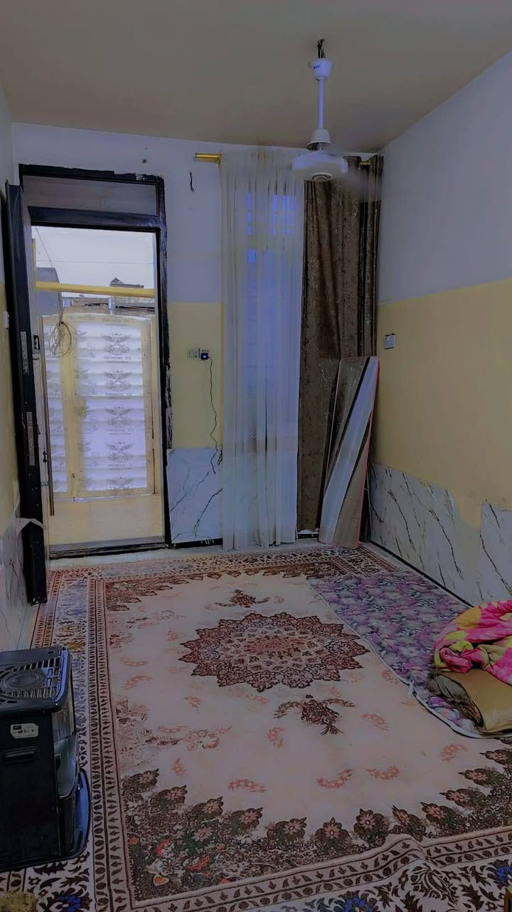 لبيع ٥٠ متر زراعي بلخامسه يم الدعم اللوجستي قرب حسينيه رقيه صاله و٣غرف نوم ٣في١٧ ***********
