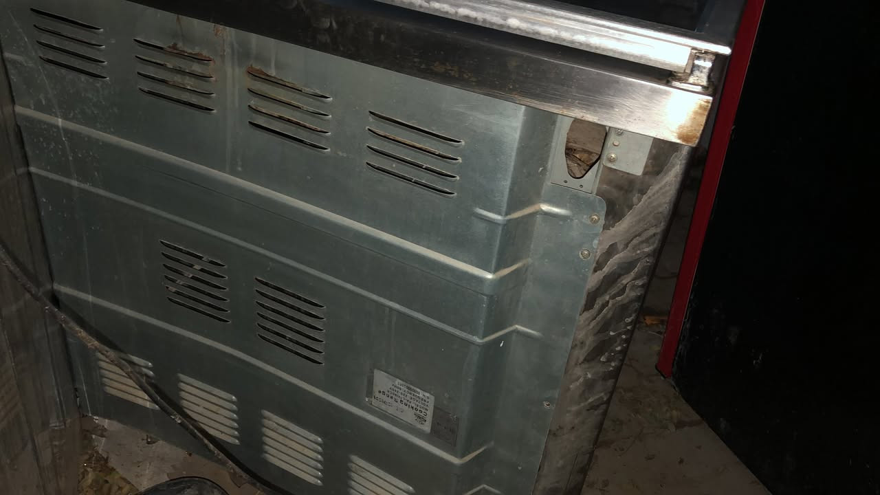 السلام عليكم اخوتي الكرام ايطالي نوع جانبو سل ستيل للبيع ***********
