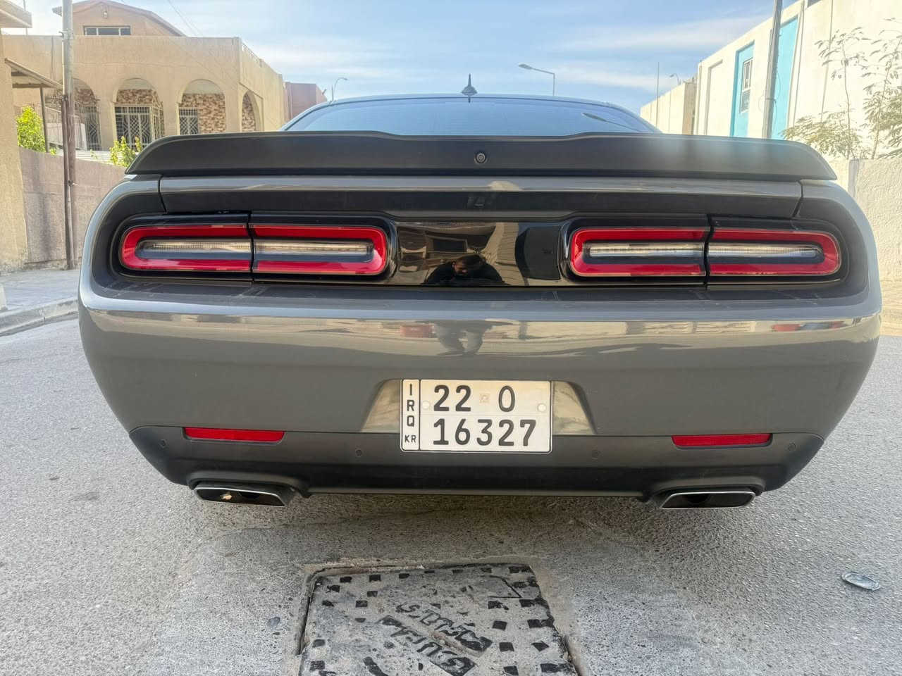 السلام عليكم
جالنجر 2023 رقم اربيل وبإسمي  
بدون اي ضرر امامي  
 RT 8 سلندر
شاشة جبيرة تراك بكج برفرمنس بكج 
سستم صوت الباين  دبلات اصفر srt بلادي 
عليها برمجة من امريكا ايكو تشتغل ٤ سلندر لل١٤٠ اقتصادية  ونورمال 
و٣ وضعيات للسبورت f1 و f2و f3 
محدث دعامية srt والقديمة موجودة
حادث جانبي بسيط صبغ فقط جاملغ امامي ايمن وباب مبدل نفس لون
كامله بدون نقص
ماشيه 26000 الف كيلو فقط  
رقم الشاصي 
‏2C3CDZBT5PH653348
مكينه 5700
السعر 24900 وبيها مجال بسيط 
العنوان بغداد - حي القادسية
***********
