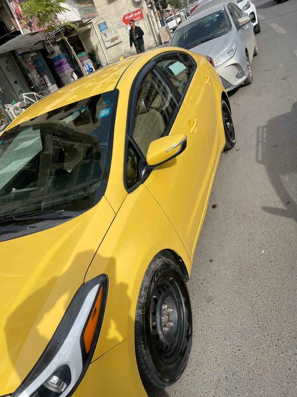 سلام عليكم فورتي 17سيارة جاهزة بيهة منضومة غاز شركة بيها بنيدوجاملغ جهة الأيسر ولغدبصيط وشبرشاصي الباقي فول ربع متصرف عليهة جديدة بأسمي مكاني بلكرادة سعر103وبيهة مجال بصيط تصال *********** واتساب ***********
