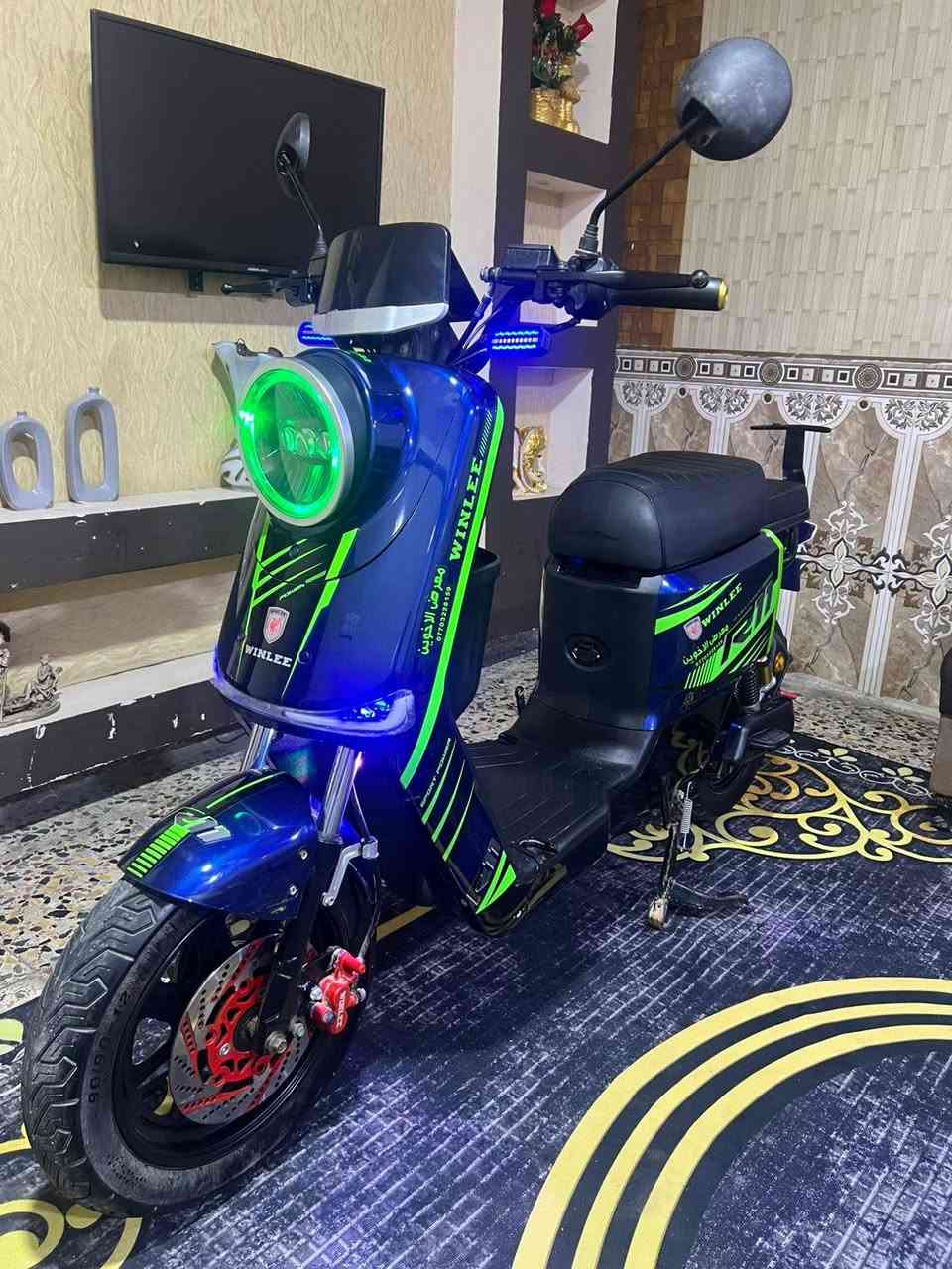 سلام عليكم عيوني دراجه جديده جديده موديل ٢٠٢٦ استخدام شهر ونصف  ماخذه من الوكيل بلعشار ب٦٥٠بطاريات اكبر شي ٣٢ امبير عدد ٥ فول موصفات كهربائيات كلهه شغاله اربع نمر سرعه ١٠٩ لايت ثلجي عالي ناصي اشاير دبل اشاره وبعد من هل اموري نشرات مانشرات وره وكدام كله شغال رايدهه ب ٥٠٠ وهاذ رقمي *********** مكاني بصره جنينه
