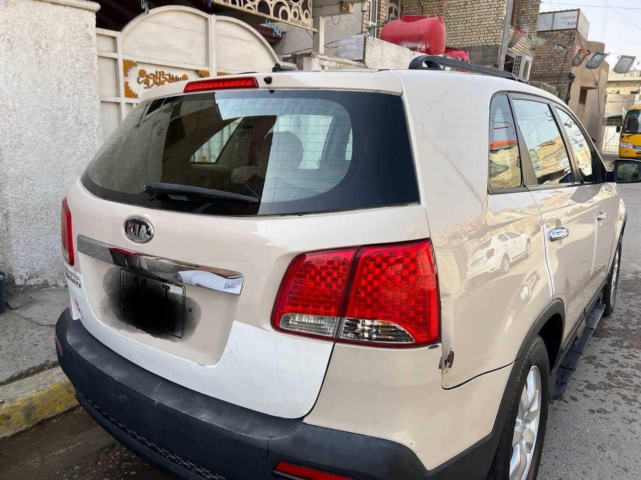 سلام عليكم سيارة سورنتو للبيع 2011 مكينه كير حدادية خير من الله  4سلندر دوش المرغوب سنوية جديدة الى 2031 ارقام انكليزي وباسمي تحويل ثاني يوم وارد امريكي  كلين بدون ضربة حادثه في امريكة صبخ جاملغ امامي اليمين فقط وصور امامكم السكن في بغداد البلديات سعر 134$ الشراي يتصل ***********
