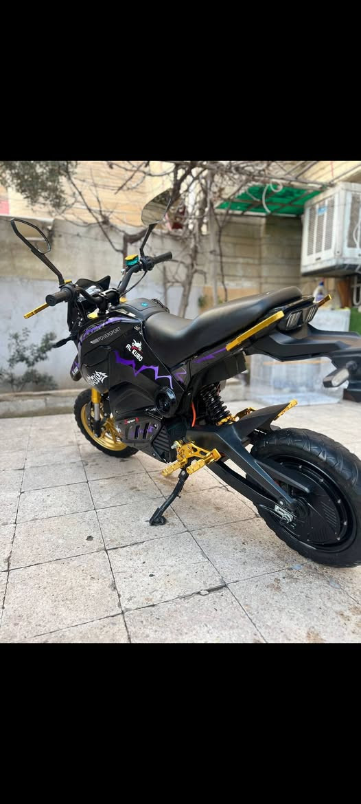 🟣 دراجه شحن بطح قفاز او جبلي رياضيه 

🟣 ماركه Alkuro Power sport 

🟣 قدره الماطور 2000W واط 

🟣 بطاريه نظام 72V فولت 
6 بطاريات كبيره مسطره  بسعه 20 امبير 

🟣السرعه تصل 90 حقيقي مال سياره بدون وزن ( وزن ماطور فقط)  

🟣 مسافه اليقطعه الماطور 70كم ب شحنه الوحده 

🟣 بصمه تدعم التشغيل عن بعد  وسويج العادي 

🟣 حجم الويل 12

🟣 البريكات نظام هيدروليك (زيت)  امامي وخلفي 

🟣اللايت LED امامي والخلفي والاشارات 

🟣 نظام الدبلات هيدروليك

🟣 ناشي فقط 1143 كم فقط 

🔴 الماطور وضع شركه مستخدم 5 اشهر بس وضعو وضع شركه شرط نظافه 100/100
الشاحنه مالتو الاصليه مال شركه والوصل موجود مالو 
مكاني موصل جانب الايسر قادسيه الثاني قرب جامع ذياب العراقي ب سايدين مول الكوثر 
 للتواصل واتساب رقم ***********
