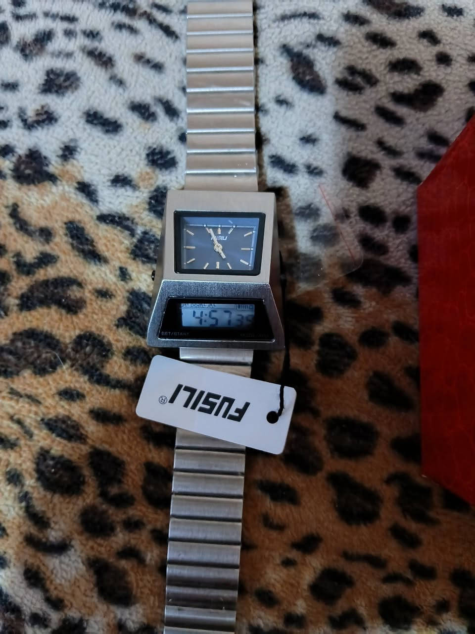 ساعه ماركة فيوسيل فرعوني دبل تايم باله امزون سعره ٢٨ الف مع توصيل خاص موجود


**إذا كنت صاحب هذا الإعلان وتريد حذفه لأي سبب، رجاءا أرسل رسالة إلى الدعم الفني**