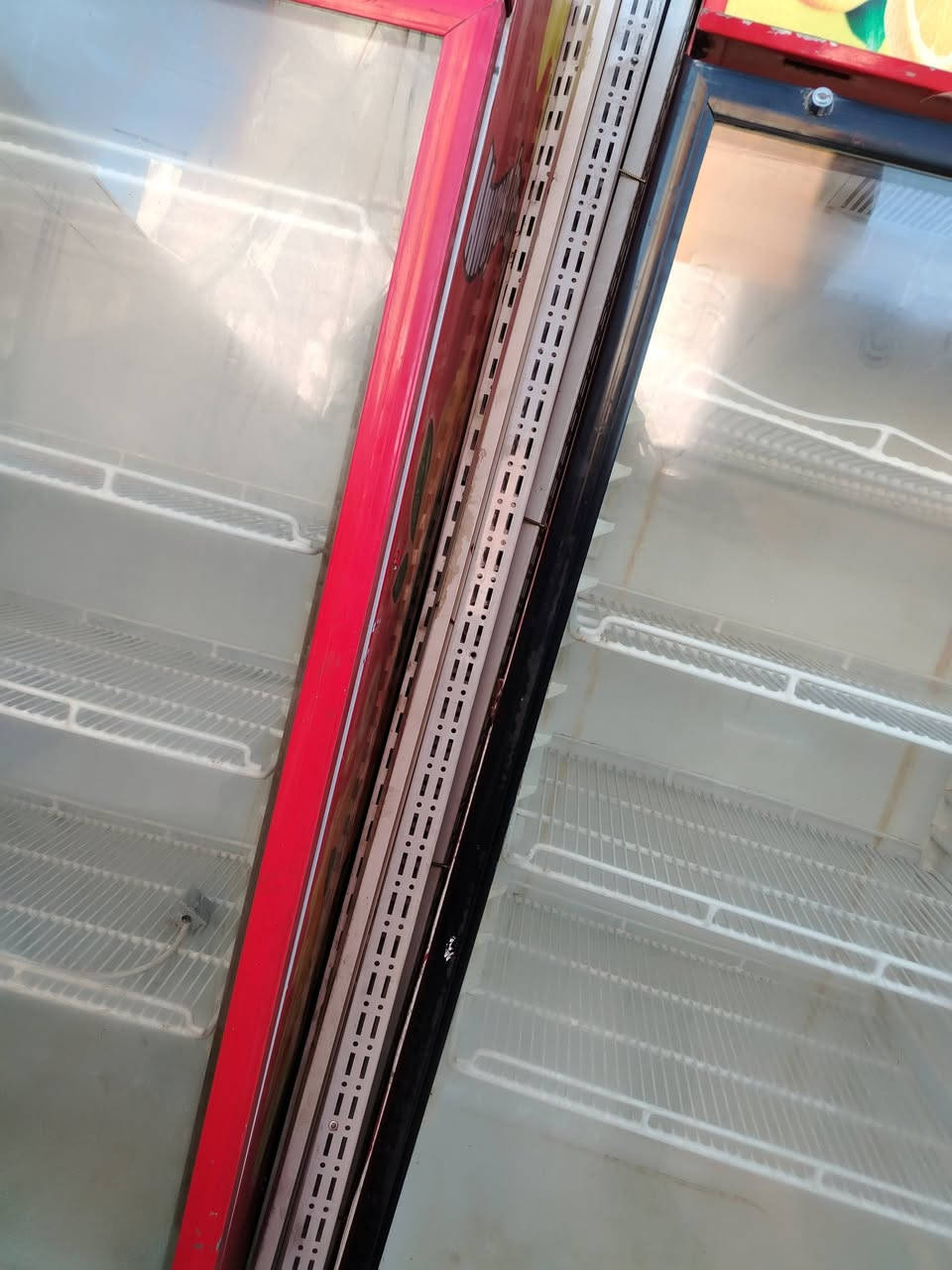 عارضات عموديه ٤ ورفوف ٦٢ رف كاملات سعر العارضه ٢٠٠ الف سعر الرف ٦ الف مكاني بغداد تاجي سبع البور رقمي ***********
