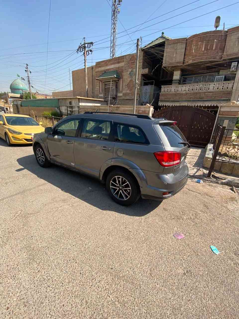 السلام عليكم 
دوج جورني ٢٠١٤ بسعر جدا مناسب 
مصبوغه عام  
سونار موجود ب المنشور 
حدادية جديده جاهزه تبريد تدفئه 
ب٧٥ ورقه بيهة مجال
حي العامل 
***********واتساب
*********** واتساب
