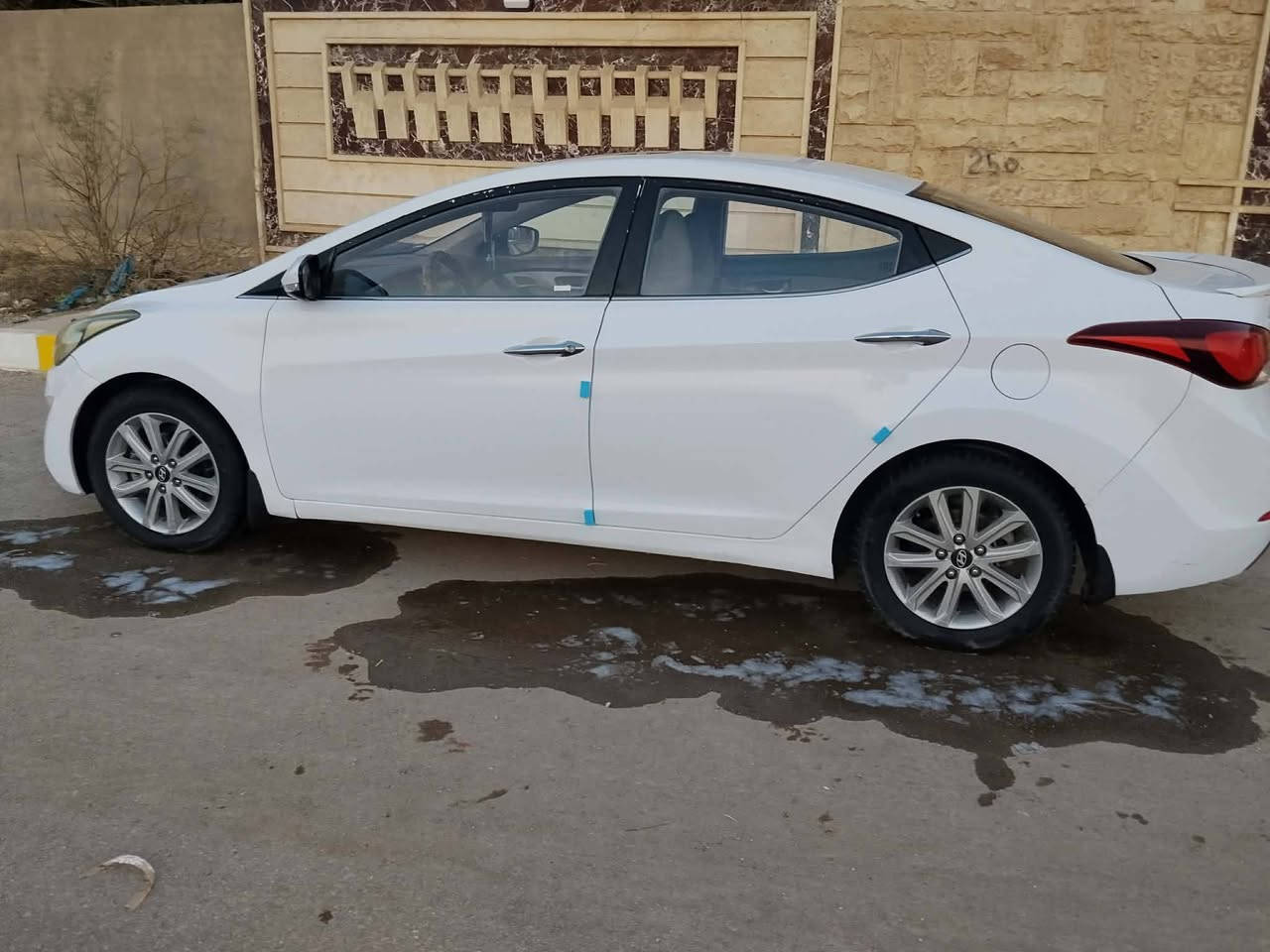 الى عشاق الإنترة الجديد موديل ١٦ خليجي فول مواصفات ١/١ كفاله عامه رقم ذي قار مكفوله من الصبغ والظربة والتبديل والفتح مكينه ١٨٠٠ شرط مامفتوحه ترايها شرط زيرو تبريد ثلج دواخل نظيفه السعر ١٢٩ وبيها مجال مكاني قضاء الشطرة *********** استخدام شخصي مامتعوبه
