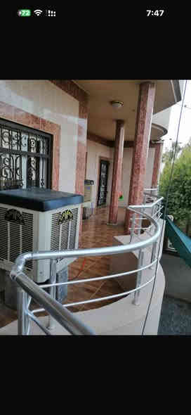 دار للبيع ٢٠٠م سعر مناسب جدا
طابوو صرف
حرية قرب السوق جدا 
درج داخلي وخارجي
طابق الاول   ٢ غرف نوم. هول. مطبخ. غرفة ضيوف.
طابق ثاني.  ٢ غرف نوم هول صحيات
سعر 160 وبي مجال 
للاستفسار *********** او *********** او زيارة المكتب ارو
