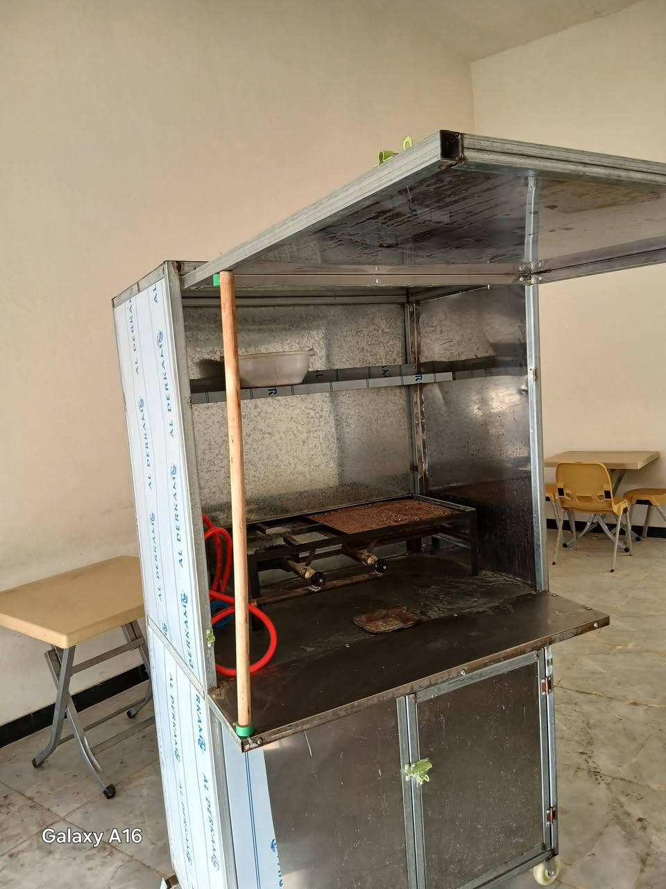 طباخ 4 عيون ستيل وجنبر شاي مغلف ستيل شغل تفصال طلب خاص اليرغب بالشراء يتصل ويدلل ***********  سعر الطباخ 600 الف وسعر الجنبر الشاي 250 الف
