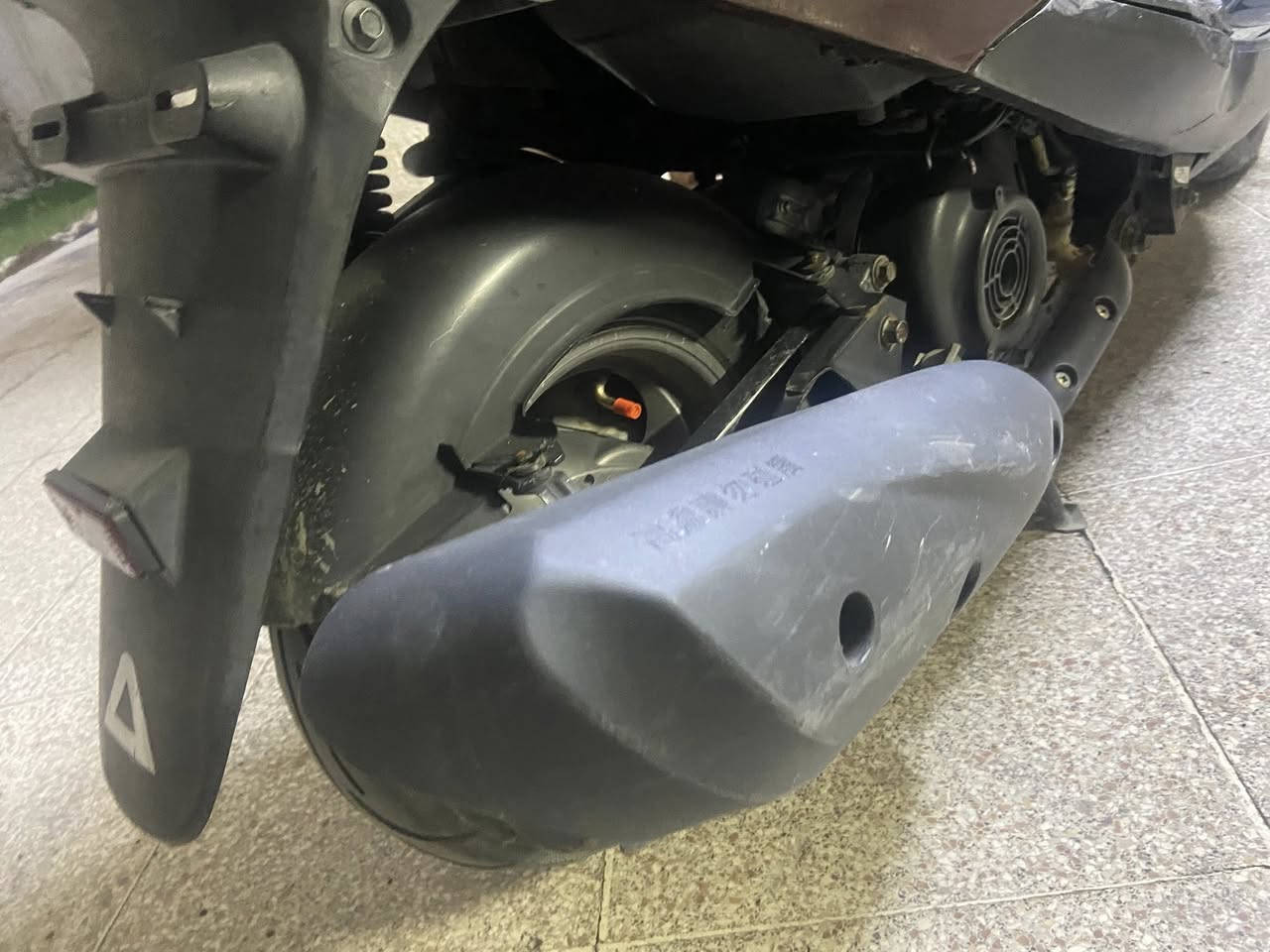 السلام عليكم للبيع اكزز نوزل خطين الدراجه بلادية ماشية 29000 الف الدراجه بلادية كلها نكرة سلف بكل وقت لون كرزي اشاير شغالة لايتات شغالة 
*********** المكان زيونة شارع الربيعي او بلديات السعر 1250 وبيه مجال حك الجية
