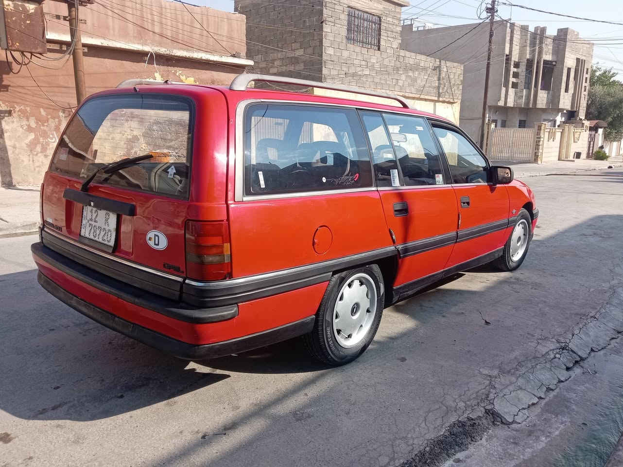 اوبل اوميكاه استيشن حجم 20 موديل 1991 محرك كير اكسن جديد شرط سياره بدون ضرار و بدون صبغ فقط زلوف مصلح يم داير بس
رقم مسطره سنويا لي 30 شرط تحويل 
طخم تايرات جديده كهربائيات كلها شغال سياره جاهزه مكان موصل الايسر 
استفسار أكثر الاتصال *********** كورك 📞
‏‪***********‬‏زين📞
