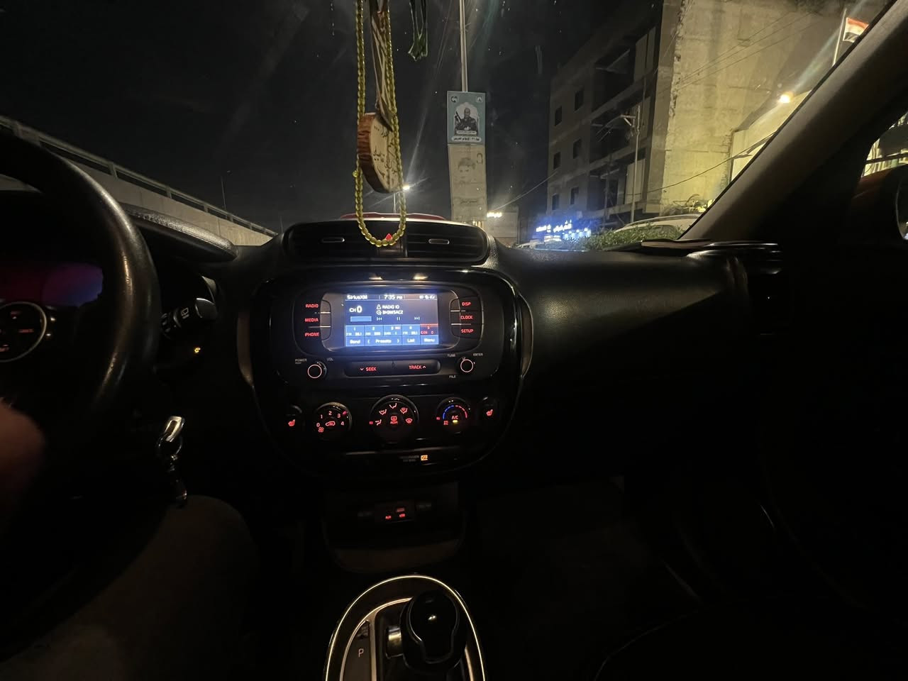 كيا صول وارد ٢٠١٩
محرك 2000 

لون مشمشي ماشية ١٠٠ الف كيلو 

السيارة حرة وبسمي 

السعر ١٢٠ 

السيارة موجودة في ميسان
الاتصال على الرقم ***********

